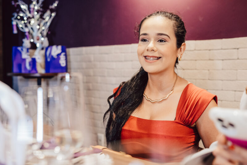 Elegância e vinho - D’Vinos Wine Store recebe Edith Gomes em almoço intimista e celebra início da Purple Week