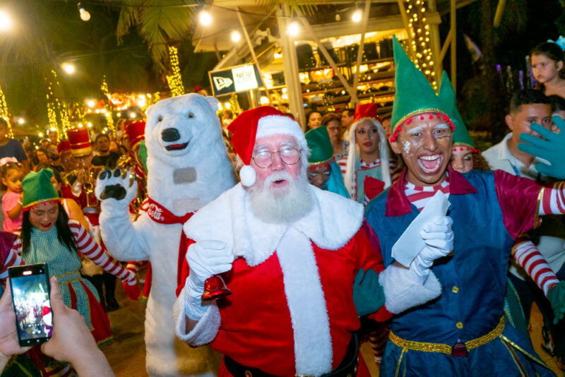 Chegada do Papai Noel marca início das comemorações de Natal no Beach Park