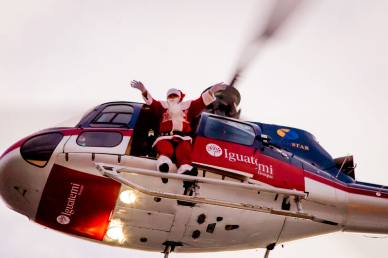 O Natal chegou! - Iguatemi Bosque recebe Papai Noel com Caravana da Coca-Cola e chegada de helicóptero