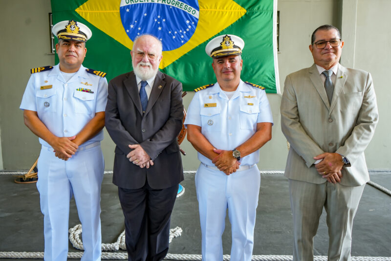 Homenagem - Medalha Amigo da Marinha é entregue em solenidade na Capitania dos Portos do Ceará