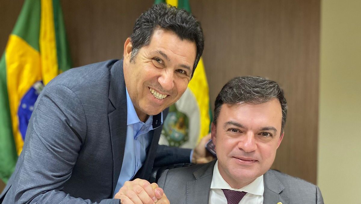 De Assis Diniz oficializa candidatura de Fernando Santana à presidência da Alece