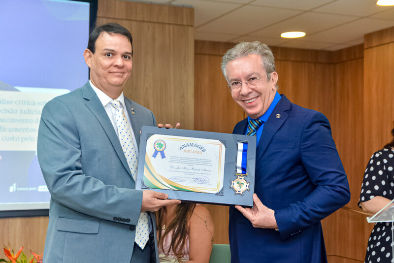 Direito e saúde - Juiz José Hercy Ponte de Alencar promove lançamento do  livro “Judicialização da Saúde”