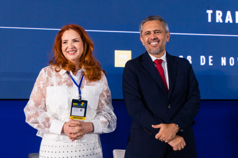 No Centro de Eventos do Ceará - Governador Elmano de Freitas participa da abertura da 19ª Expolog