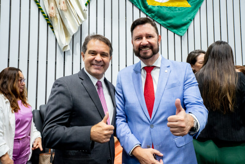 Patrimônio restaurado - Alece reabre Plenário 13 de Maio com presença de Evandro Leitão