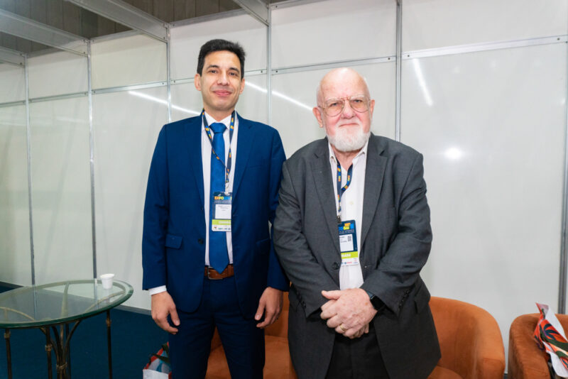 No Centro de Eventos do Ceará - Governador Elmano de Freitas participa da abertura da 19ª Expolog