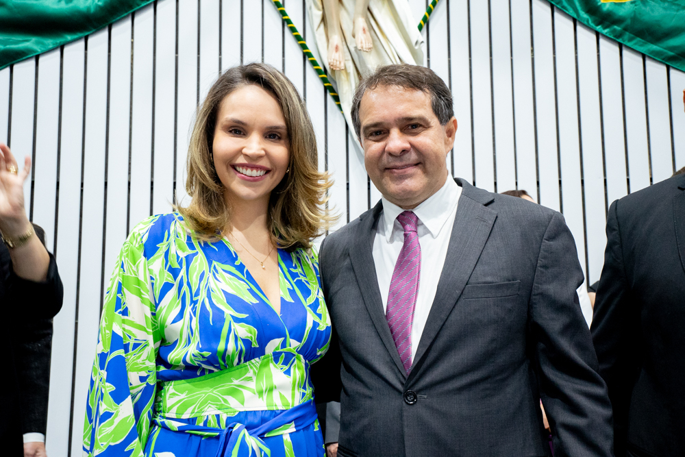 Com Gabriella Aguiar e Júnior Castro, Evandro anuncia equipe de transição