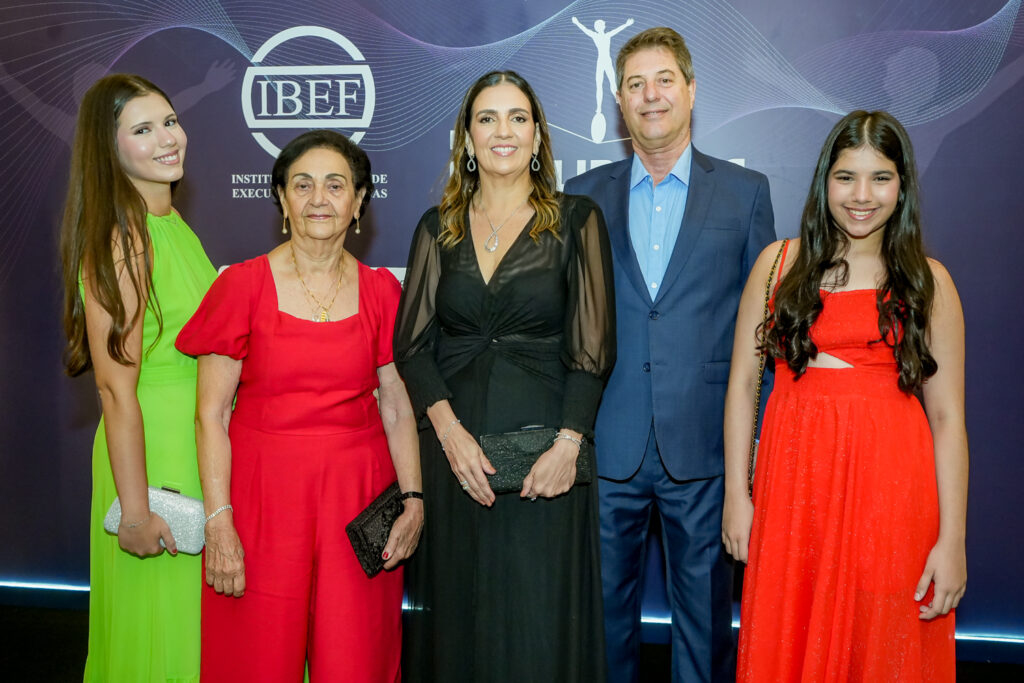 Giovana Sallas, Tereza Nunes, Luciane, Joao E Mariana Sallas