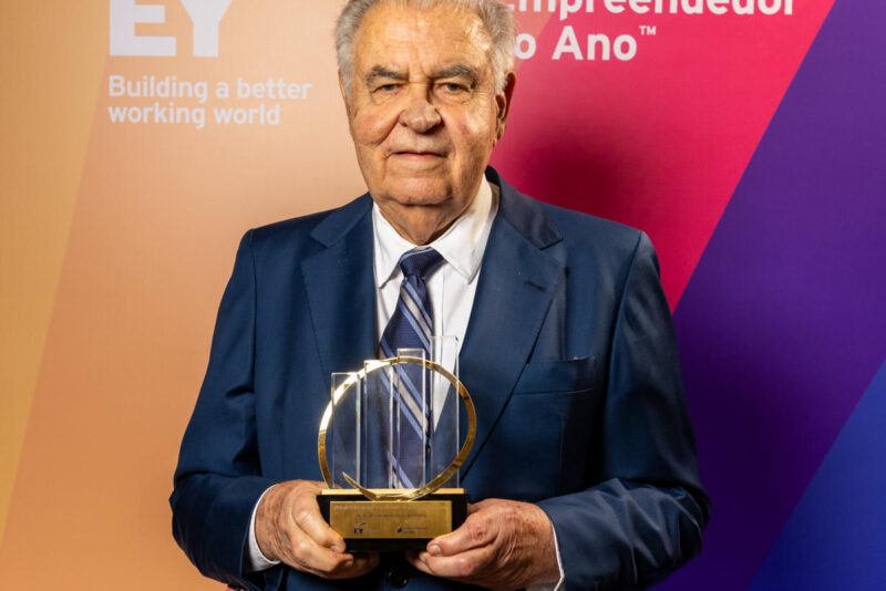 Reconhecimento inovador - Empreendedor do Ano EY premia líderes em noite de celebração