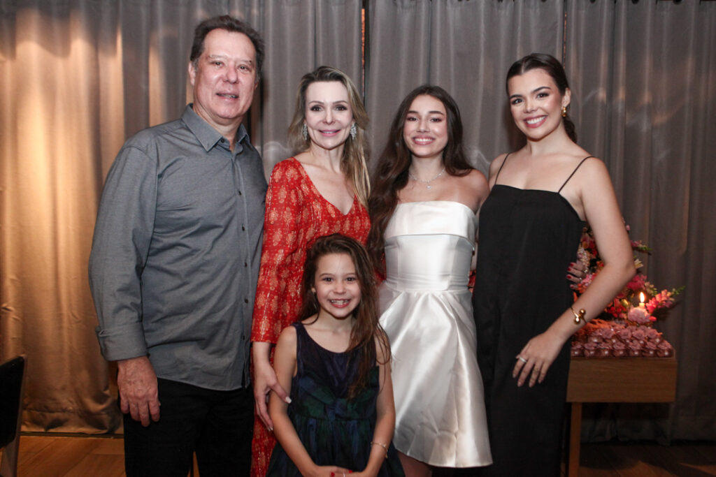 João Carlos, Rebeca, Rejane Fujita, Eduarda E Laura Ferreira Gomes (6)