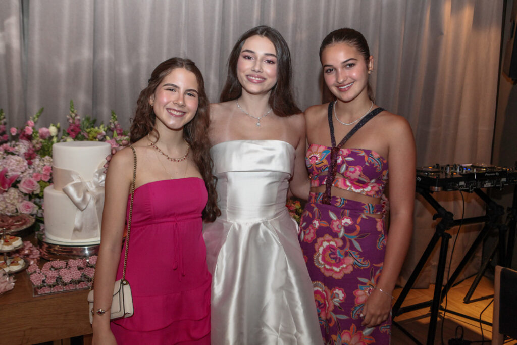 Lara Rolim, Eduarda Ferreira Gomes E Thais Barreto (2)