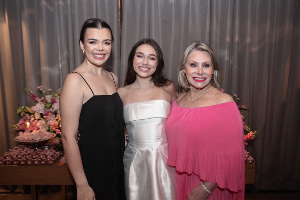 Laura, Eduarda E Marcia Ferreira Gomes (1)