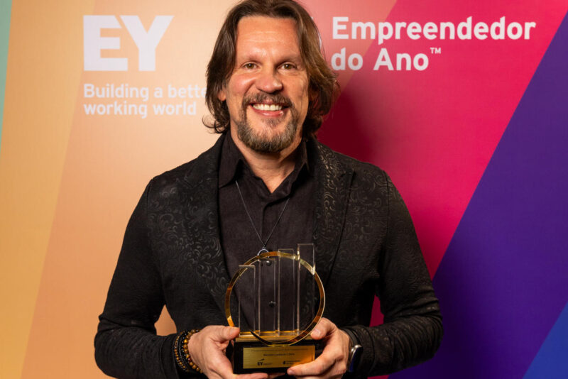 Reconhecimento inovador - Empreendedor do Ano EY premia líderes em noite de celebração