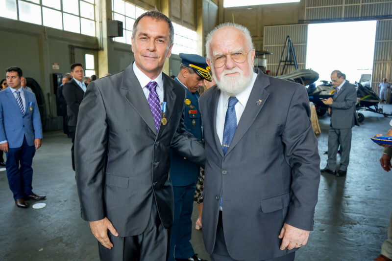 Homenagem - Medalha Amigo da Marinha é entregue em solenidade na Capitania dos Portos do Ceará