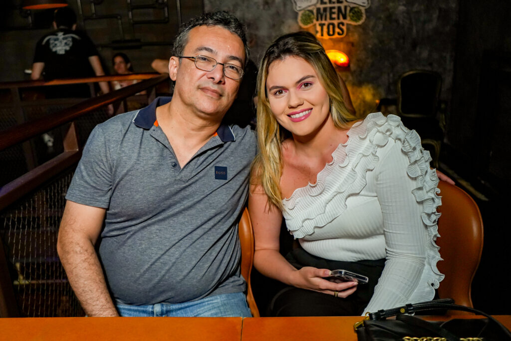 Ney Almeida E Leticia Figueiredo