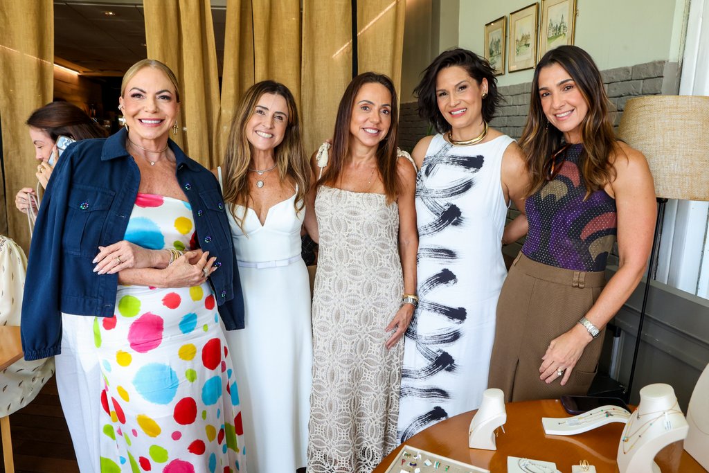 Nina Kauffmann, Lu Cachem,maria João, Erika Maranhão E Dani Passos