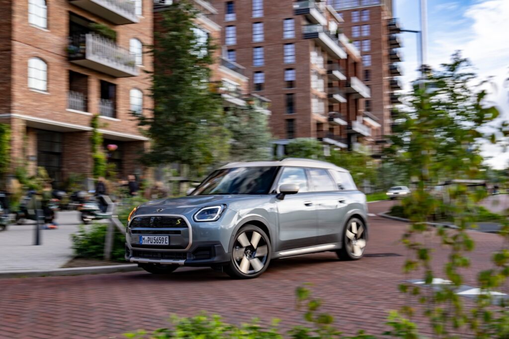 P90528209 Lowres Mini Countryman Se A