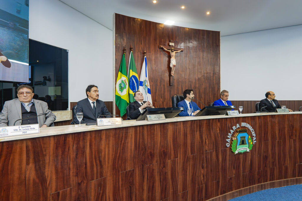 Sessão Solene De Entrega Do Título De Cidadão De Fortaleza A Walker Santiago (17)