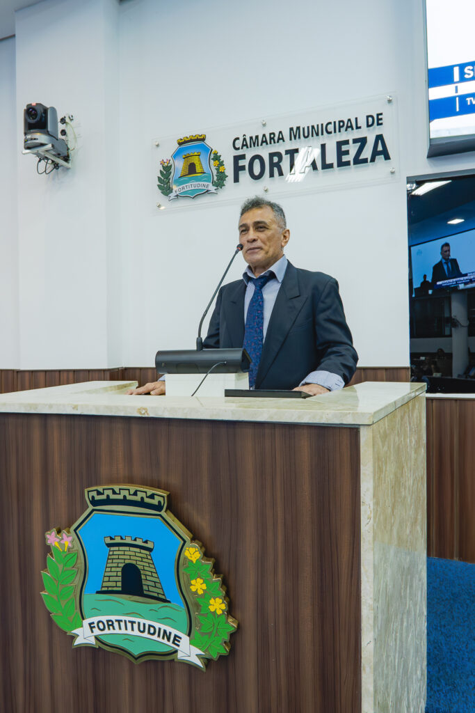 Sessão Solene De Entrega Do Título De Cidadão De Fortaleza A Walker Santiago (25)