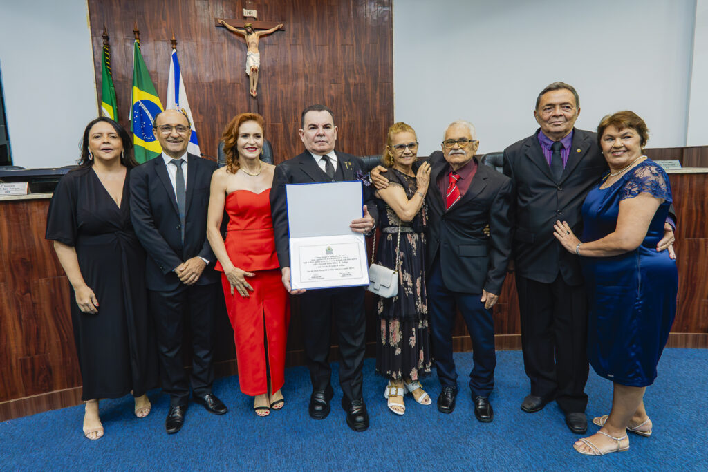 Sessão Solene De Entrega Do Título De Cidadão De Fortaleza A Walker Santiago (36)