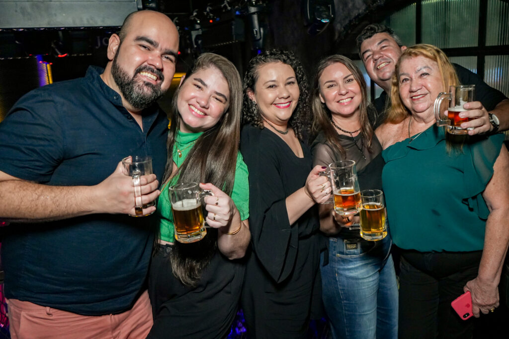 Tassio Pontes, Daniela Martins, Clarissa Carvalho, Raquel Gomes, Ticiano Pontes E Lurdes Carvalho