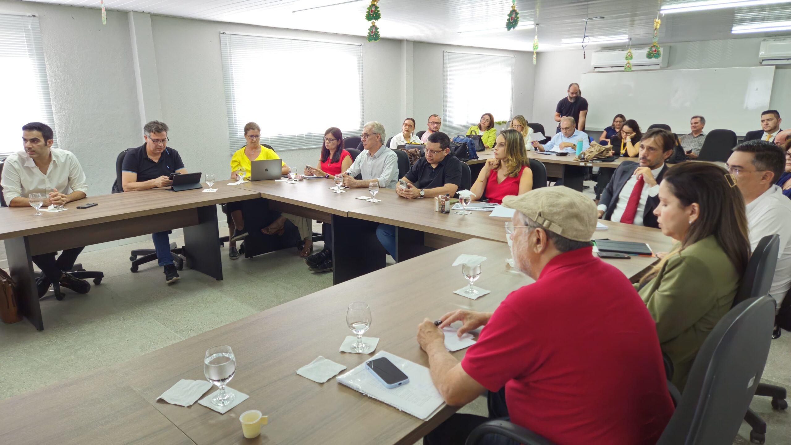 Equipes de transição da Prefeitura de Fortaleza discutem economia e saúde