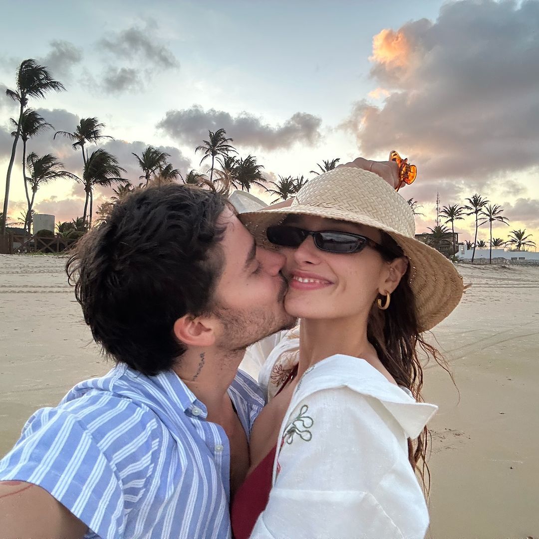 Sasha Meneghel e João Lucas desfrutam de dias ensolarados na Praia da Taíba, Ceará