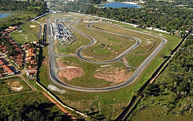 Leilão do Autódromo do Eusébio acaba em deserto, sem a realização de lances