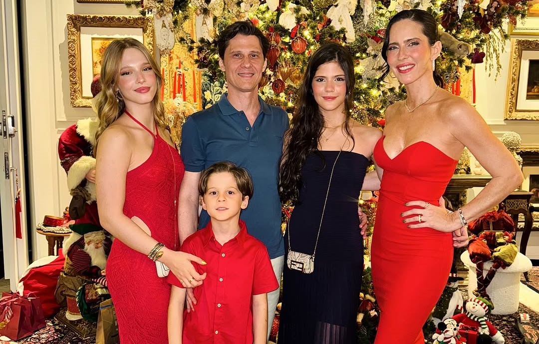 Marcella Porto celebra o Natal com elegância e amor ao lado da família