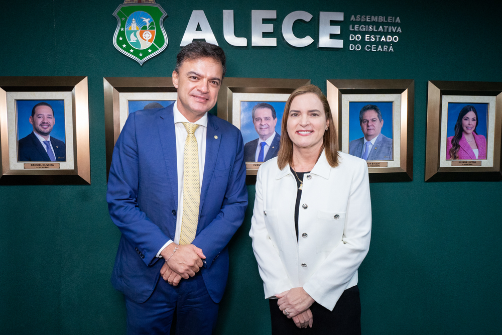 Alece entrega Selo ESG a 12 municípios em cerimônia solene