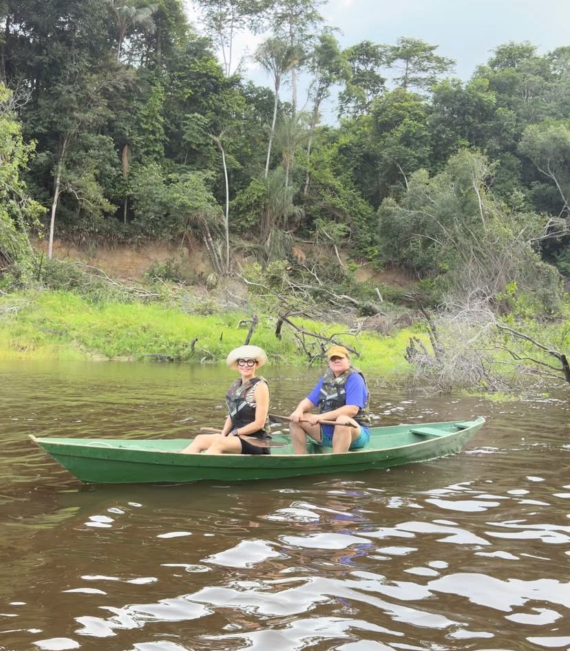 Ricardo Bacelar e Manoela Queiroz curtem viagem pela Amazônia