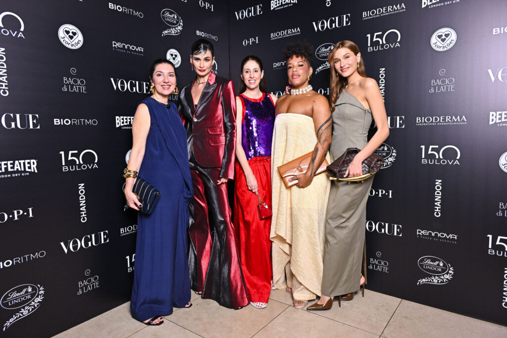 Paula Mageste, Carol Ribeiro, Paulamerlo, Robertita E Sasha Meneghel