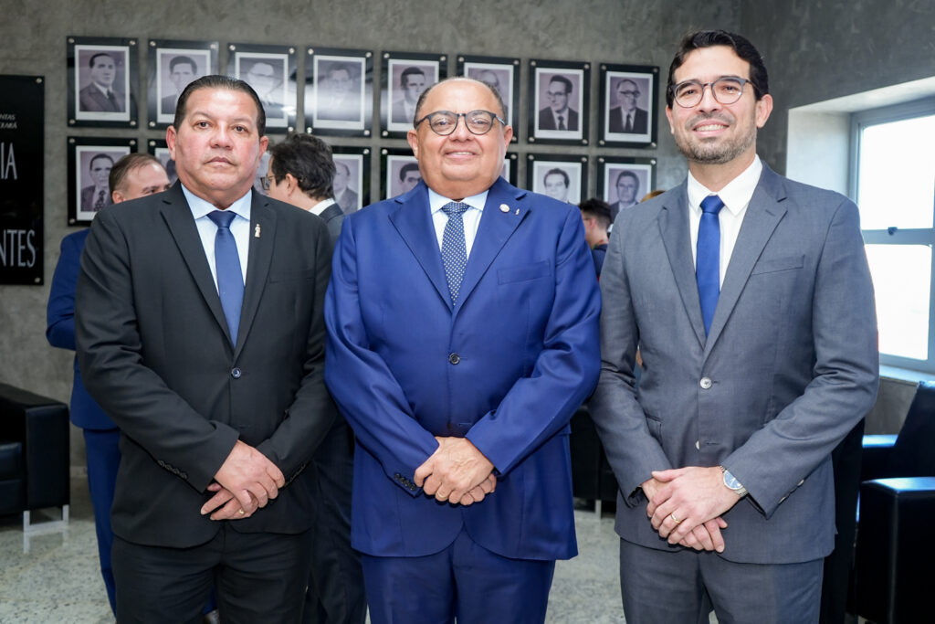 Raimundo E Teodoro Santos, Rholden Queiroz (2)