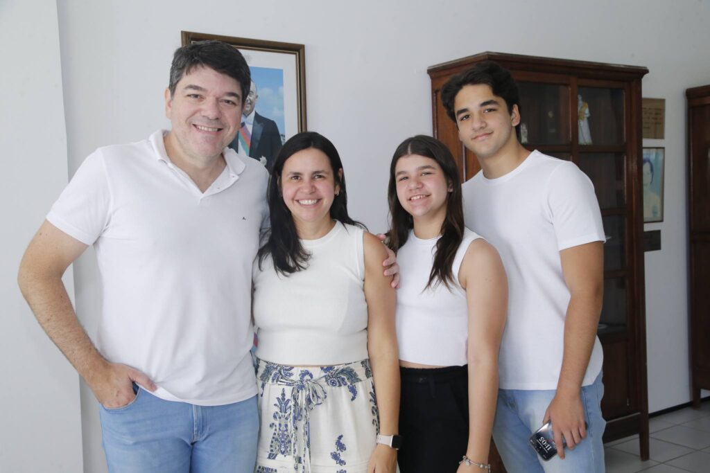 Raul, Patrícia, Amanda E Álvaro Santos