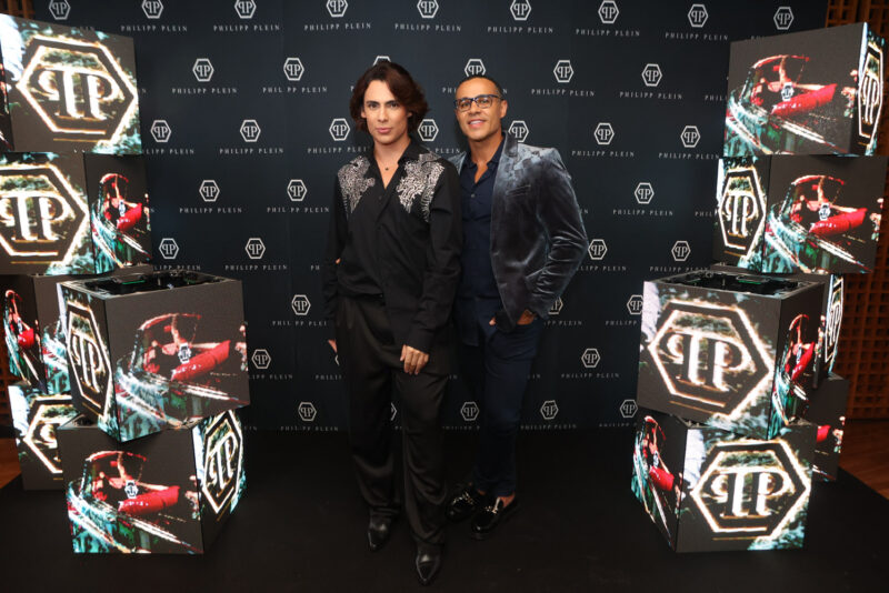 In Rio - Fernanda Rigon reinaugura loja da Philipp Plein no Village Mall com cocktail exclusivo