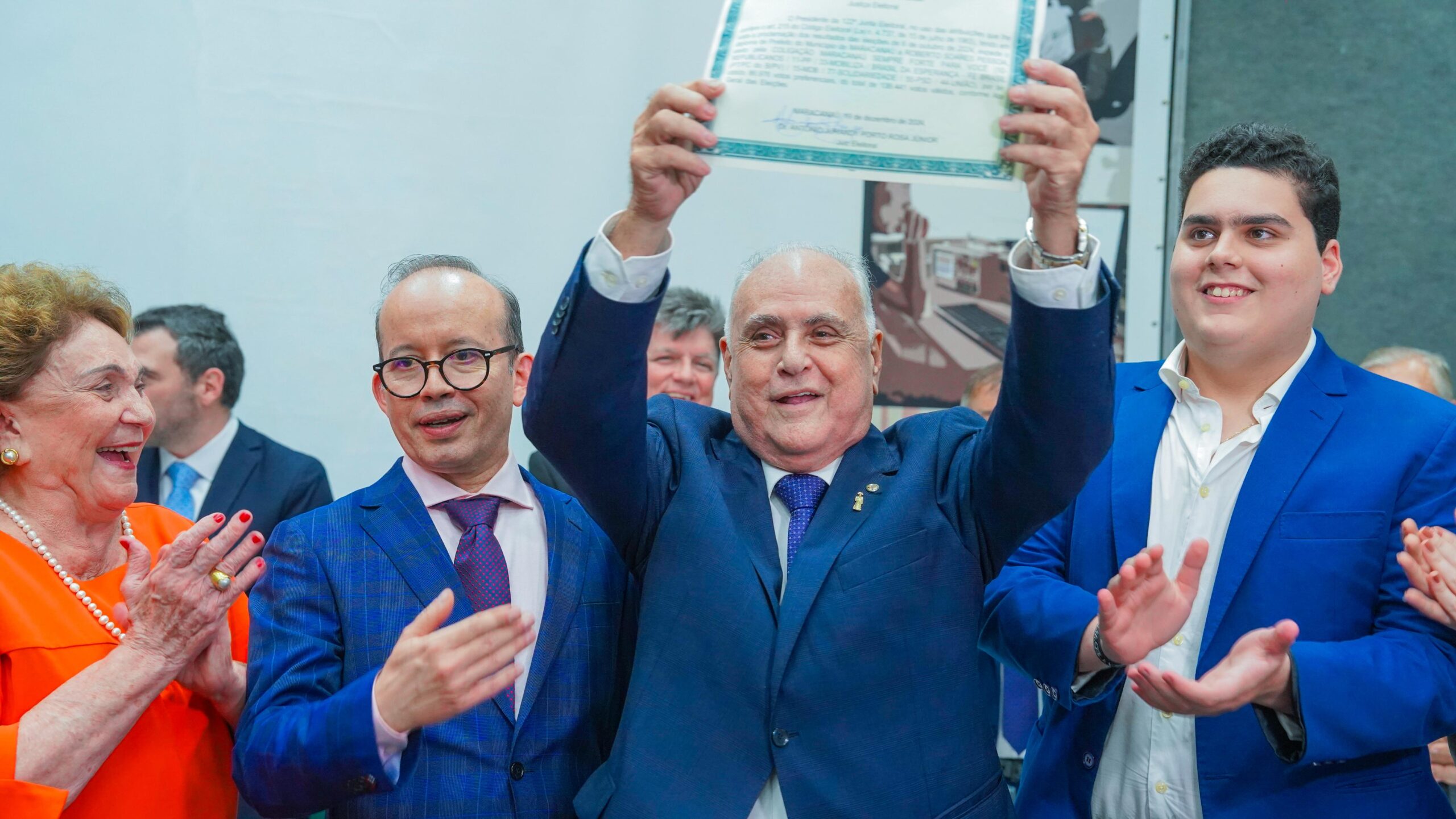 TRE-CE diploma Roberto Pessoa, Gerson Cecchini e vereadores eleitos em Maracanaú