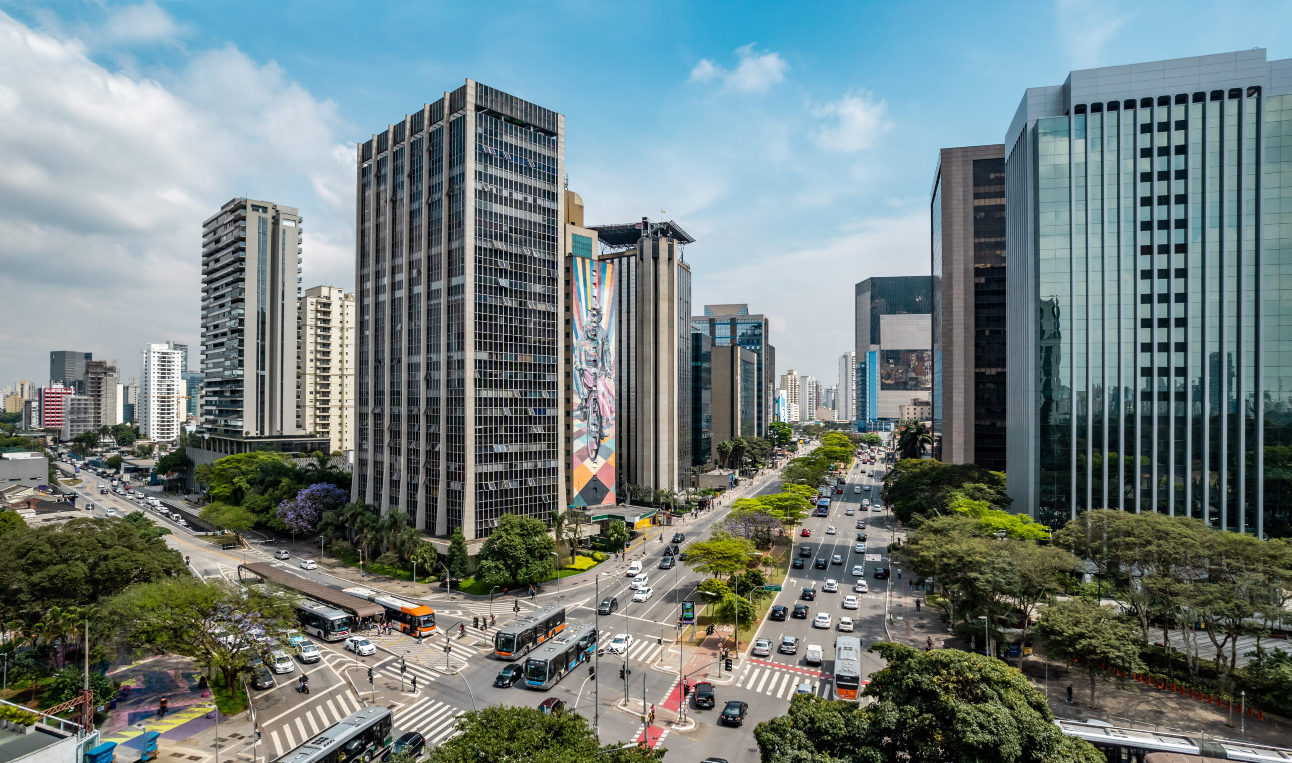 Faria Lima segue com alta demanda e preços elevados para escritórios em 2025