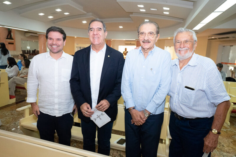 Ação de graças - Missa celebra posse de Luiz Gastão como presidente da Frente Parlamentar Católica da Câmara dos Deputados