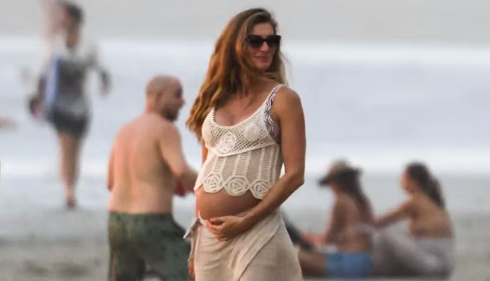 Supermodelo Gisele Bündchen é clicada na reta final da gravidez