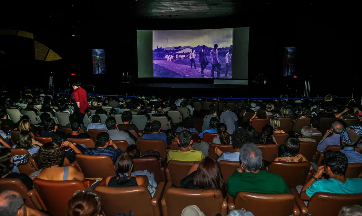 Cinemas brasileiros têm melhor  resultado em cinco anos com 120 milhões de espectadores em 2024