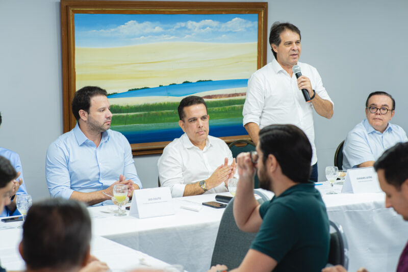 Diretrizes estratégicas - Amigos em Ação recebe o prefeito de Fortaleza, Evandro Leitão, em almoço-debate