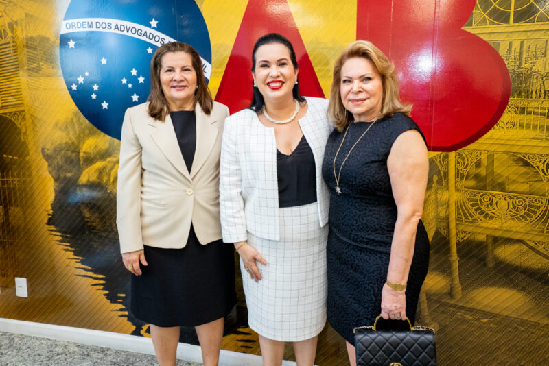 Representatividade feminina - Christiane Leitão toma posse como primeira mulher presidente da OAB-CE