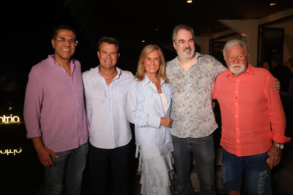 Hamilton De Holanda, Emerson Martins, Daniel Jobim, Helô Pinheiro E Fernando Pinheiro