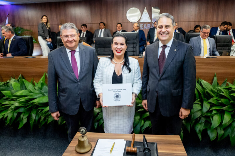 Representatividade feminina - Christiane Leitão toma posse como primeira mulher presidente da OAB-CE