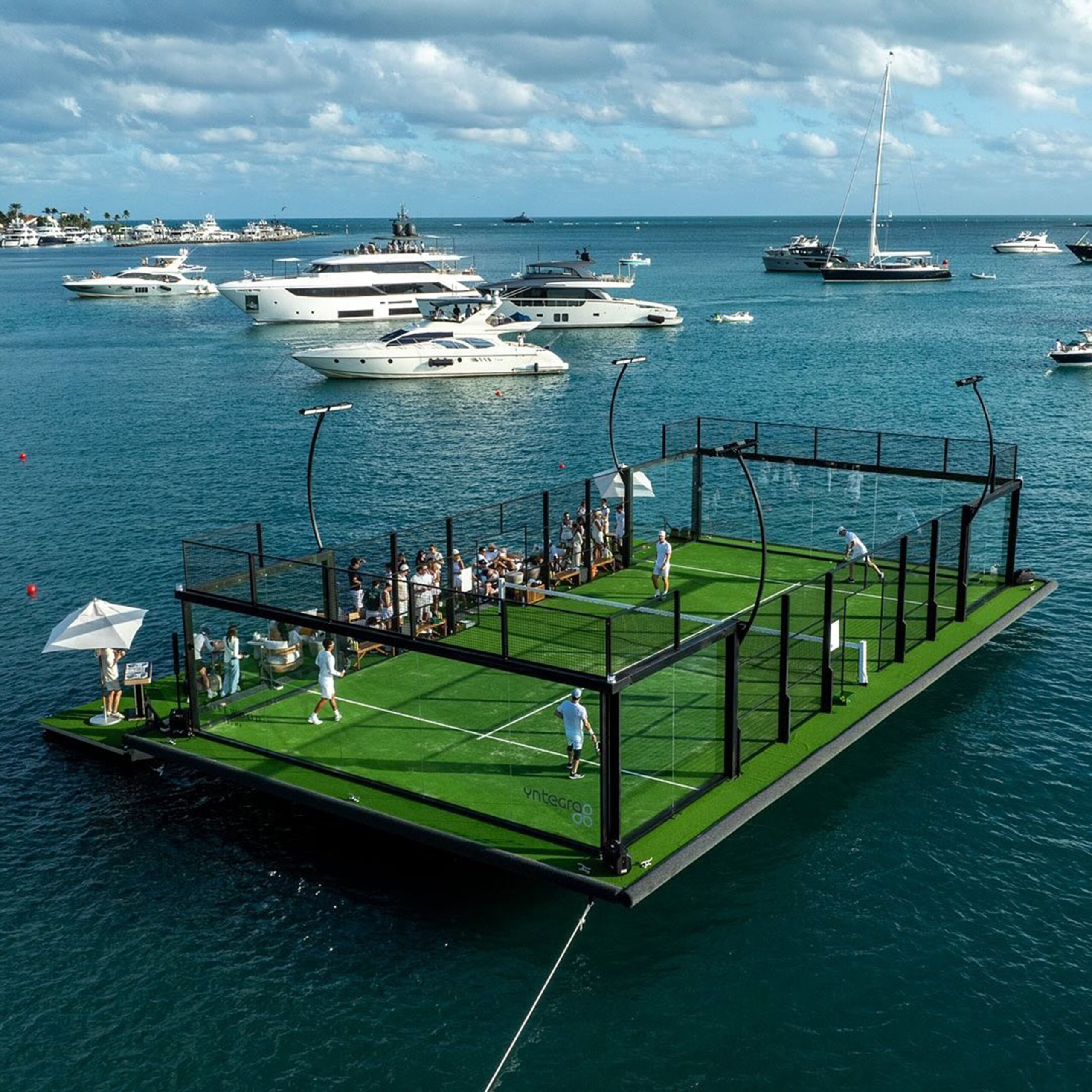 Miami inaugura Primeira Quadra Flutuante de Padel do mundo