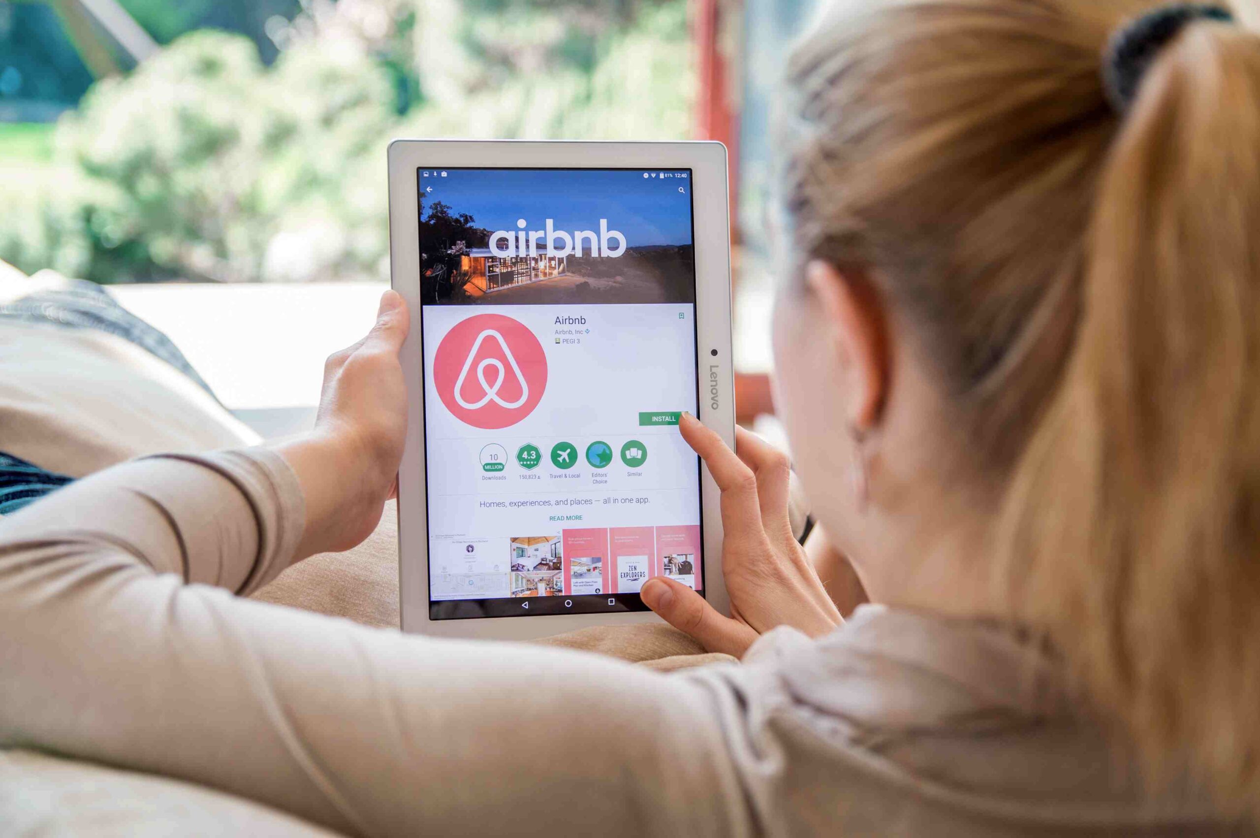 Airbnb anuncia investimento de até US$ 250 milhões em novos negócios para 2025