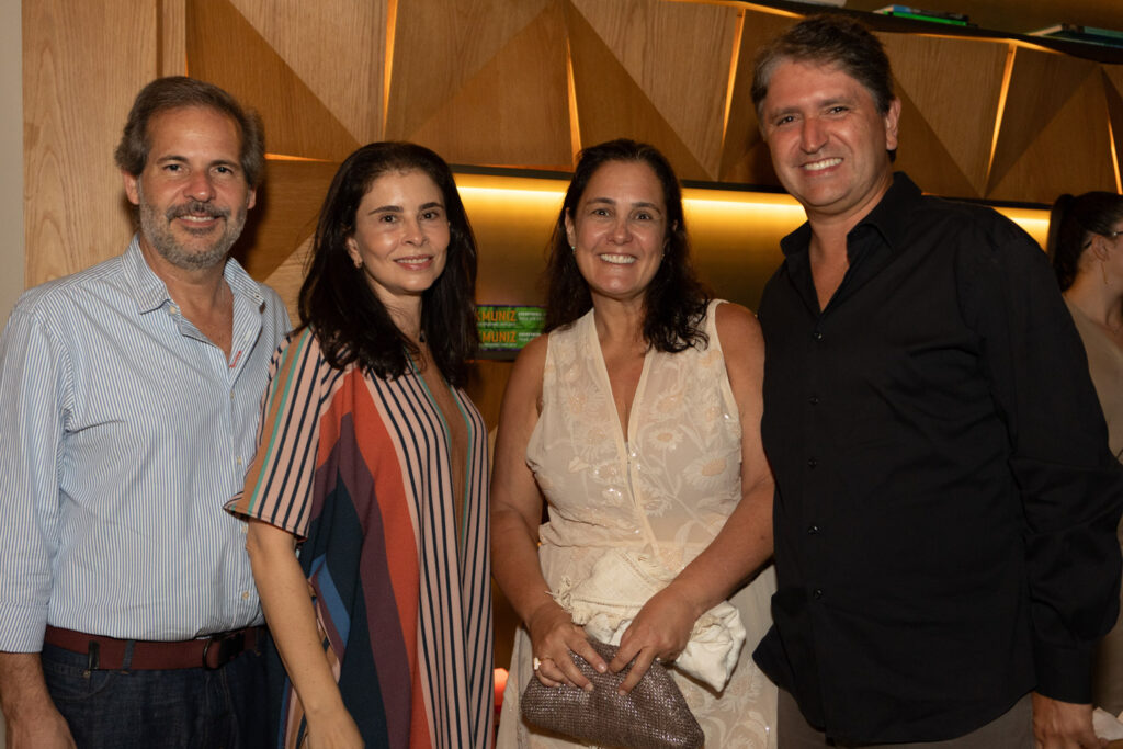 Alexandre Roesler, Renata Castro E Silva, Gabriela E Sérgio Marins