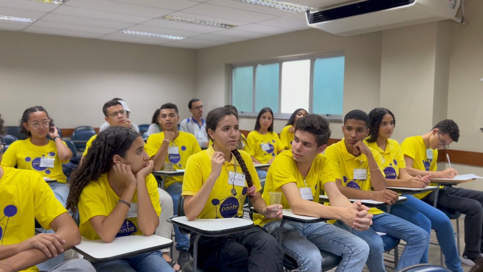 Instituto Ponte abre inscrições para bolsas de estudo a alunos de escolas públicas