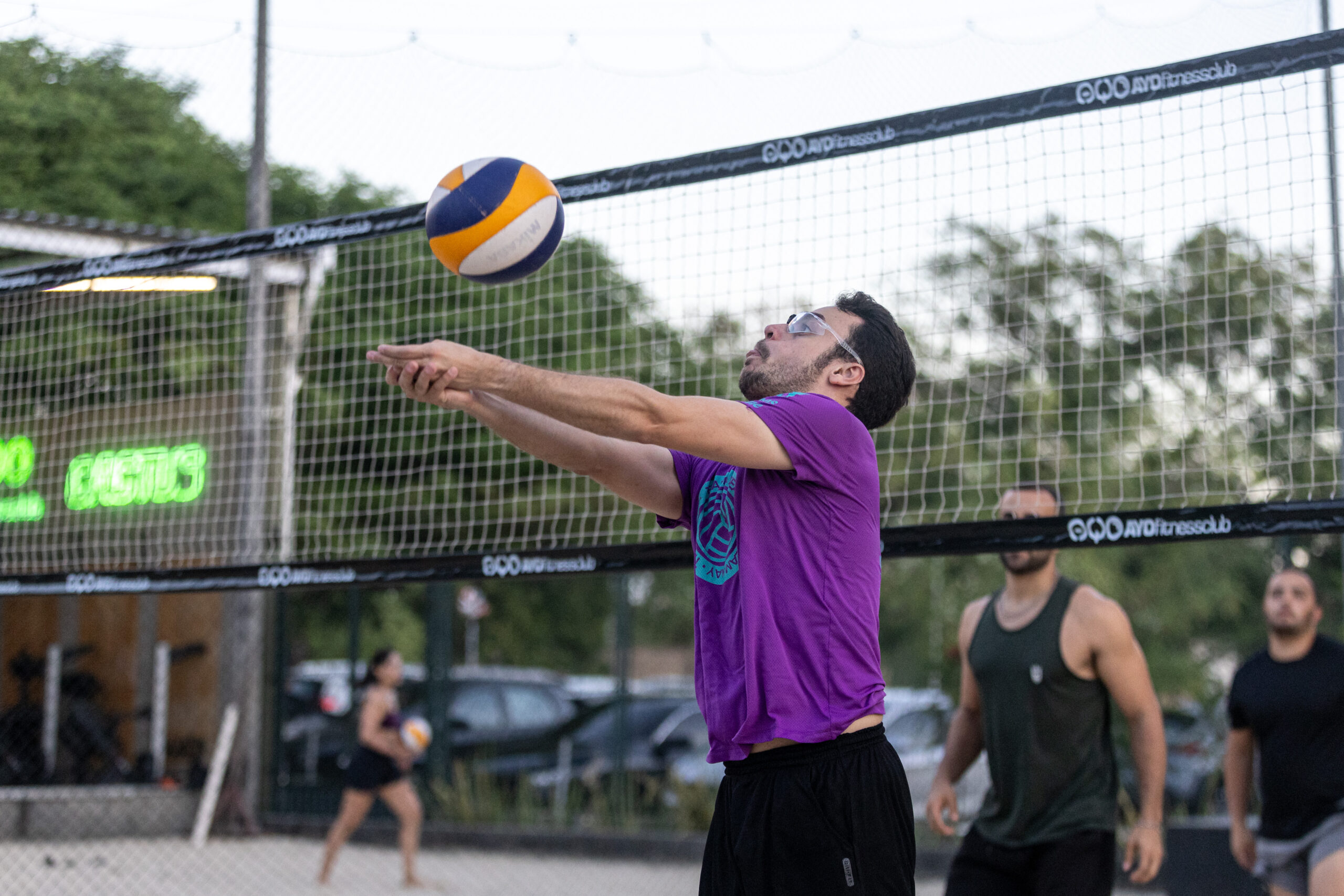 AYO Fitness Club promove torneio de vôlei de areia com inscrições gratuitas neste sábado (8)