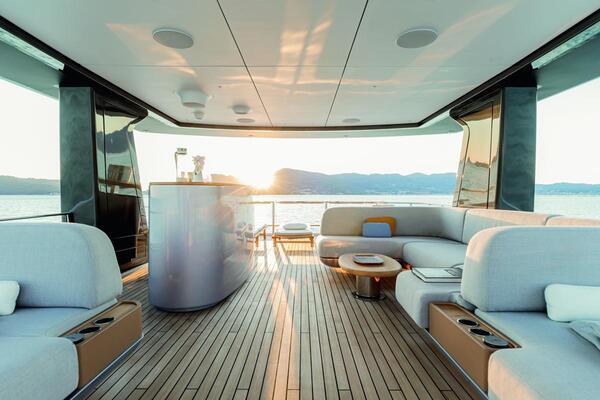 Azimut Grande 36m Sun Deck