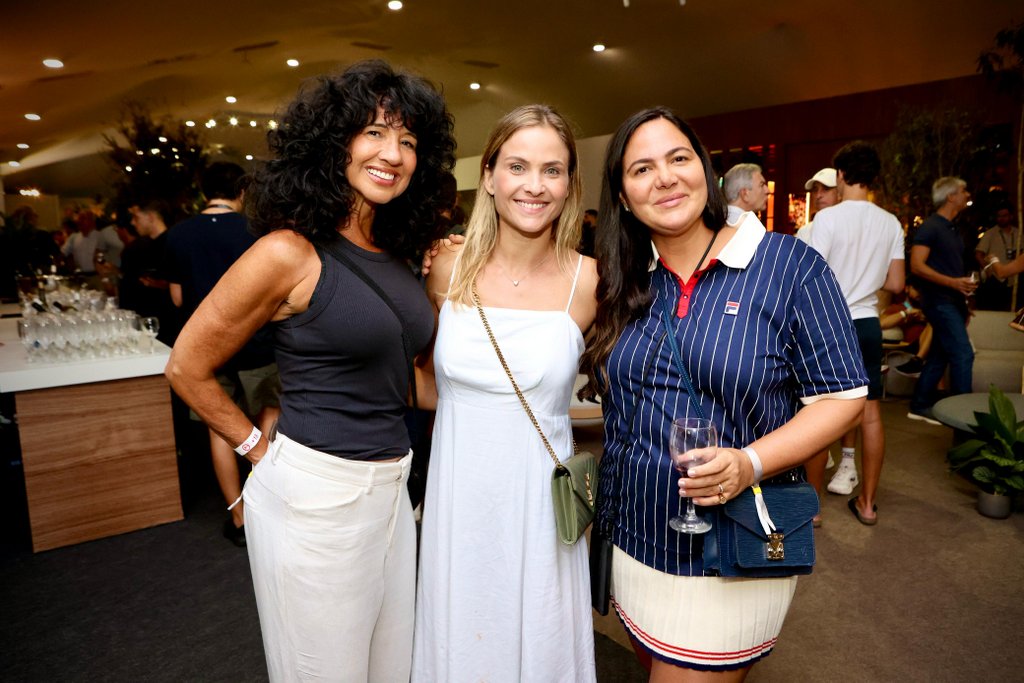 Bibi Teixeira, Luiza Valdetaro E Carol Sampaio